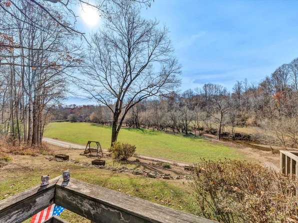 252 Copperfield Rd, Wirtz, VA 24184