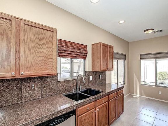 5th image of 2535 E La Costa Dr