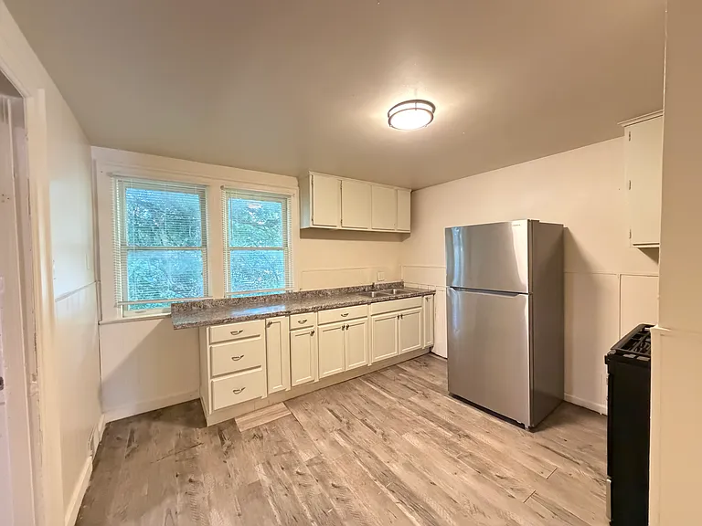 67 Barton St #2 — Photo 14
