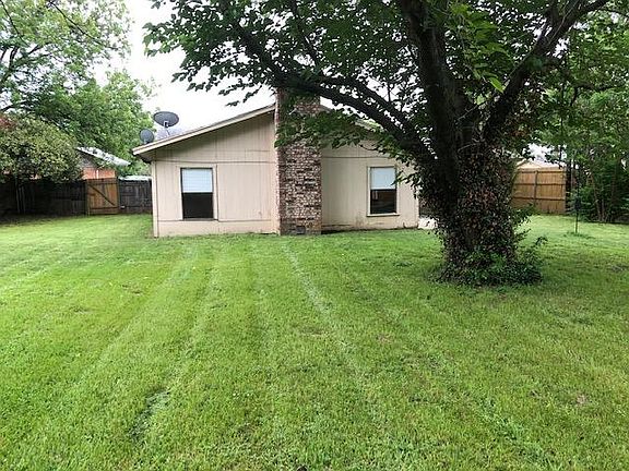 3rd image of 7825 Gibbons Ct