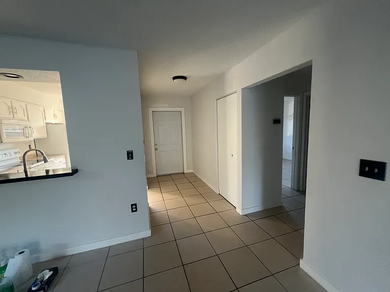 354 Camillia Ln #B — Photo 2