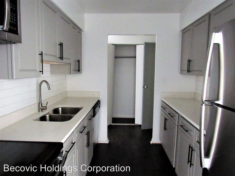 2nd image of 520 Des Plaines Ave APT 507
