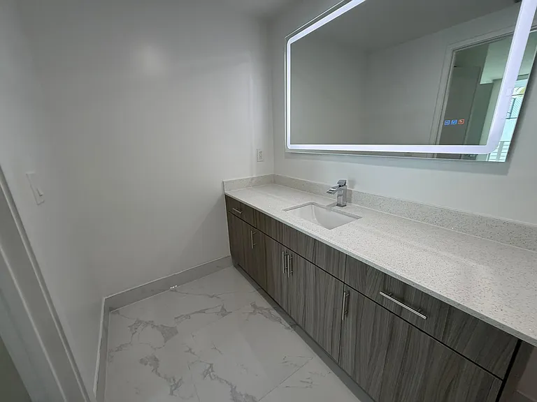 110 SW 13th St #2207 — Photo 16