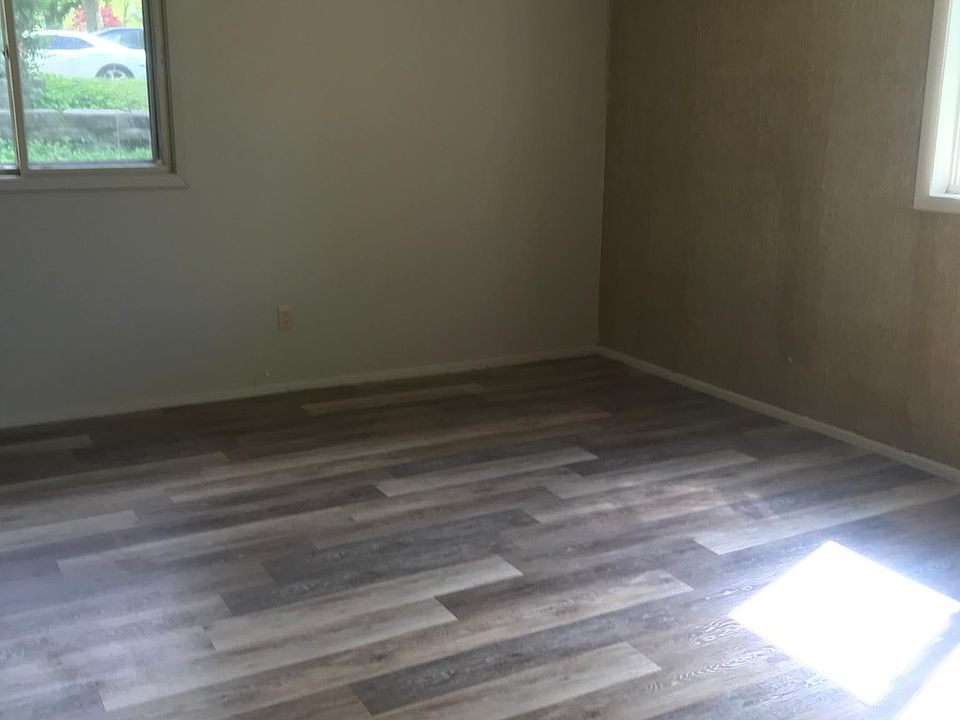 1st image of 530 Allen Dr