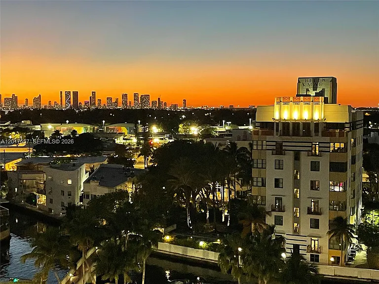 2401 Collins Ave #1107 — Photo 18