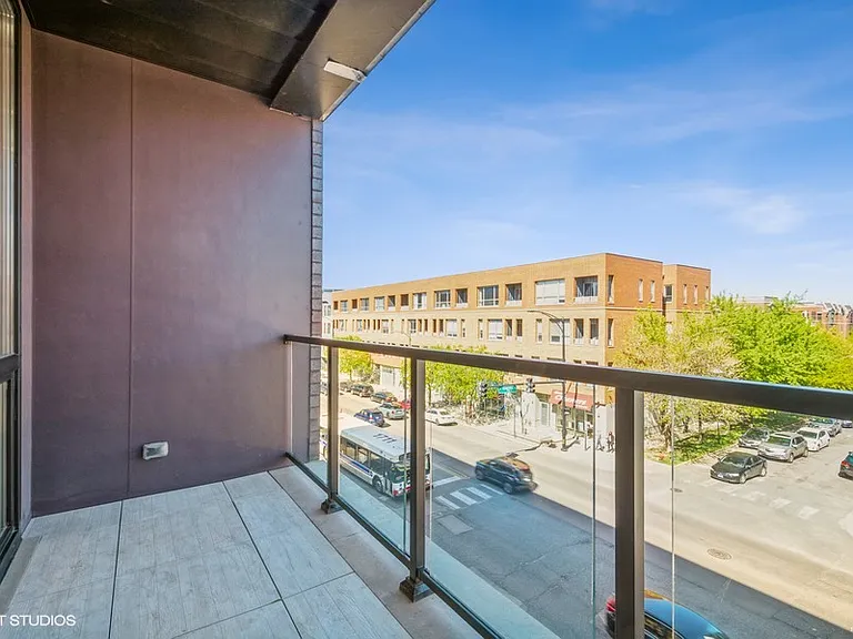 2401 W Wabansia Ave #406 — Photo 8