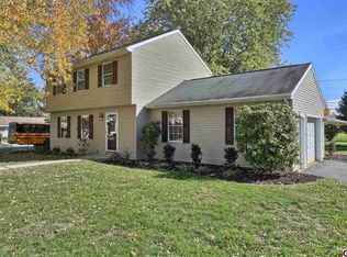 822 Londonderry Blvd, Palmyra, PA 17078