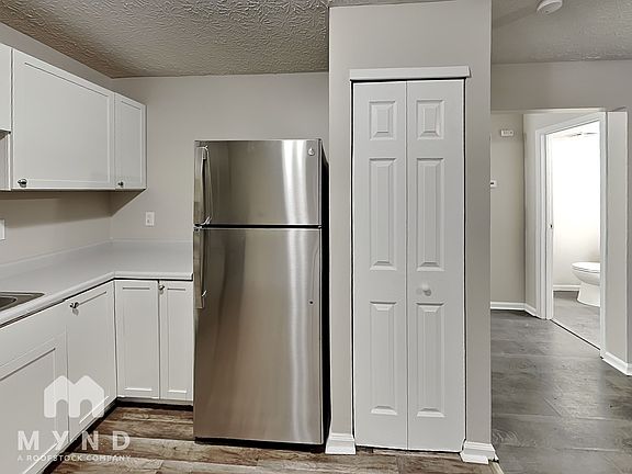 3rd image of 4029 Forest Edge Dr
