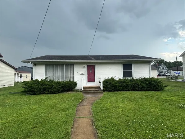 424 N 5th St, Breese, IL 62230