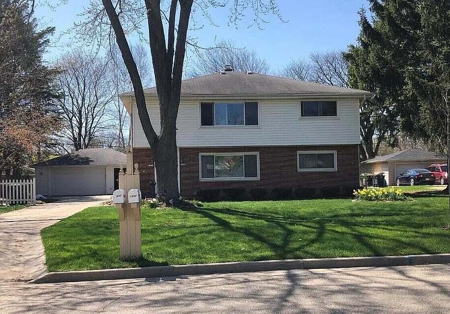 1st image of 1533 N 116th St