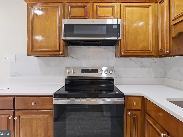 102 N Duke Dr — Photo 9
