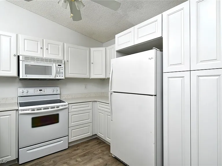 17502 Island Inlet Ct — Photo 9
