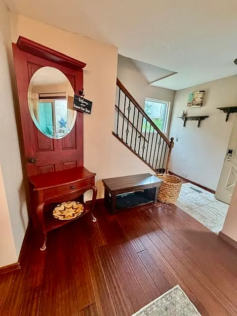 37 Racquet Club Dr — Photo 3