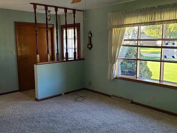 4th image of 1411 Lilac Ln