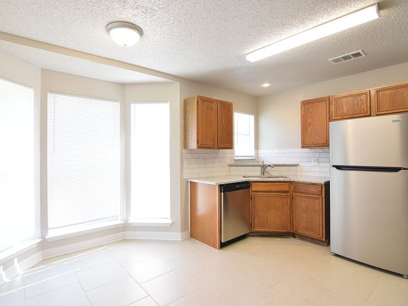 4th image of 2301 Kilgore Dr