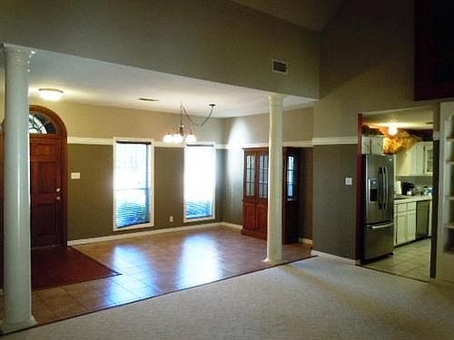 3rd image of 517 Lincoln Hill Dr