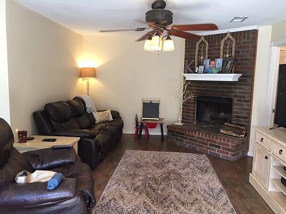 2nd image of 534 Essex Pl