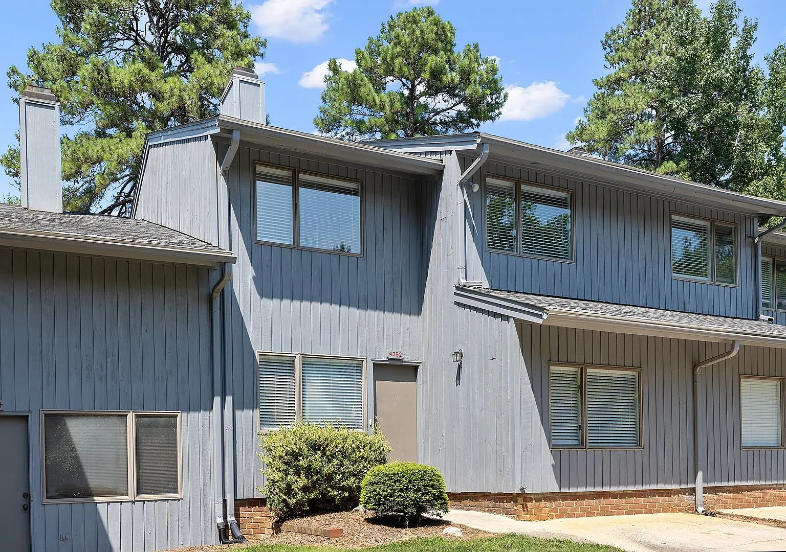 *4bd / 3ba Townhome near Downtown Raleigh* — Photo 4