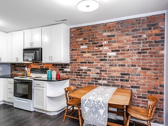 4th image of 2815 Chateau Cir S #38