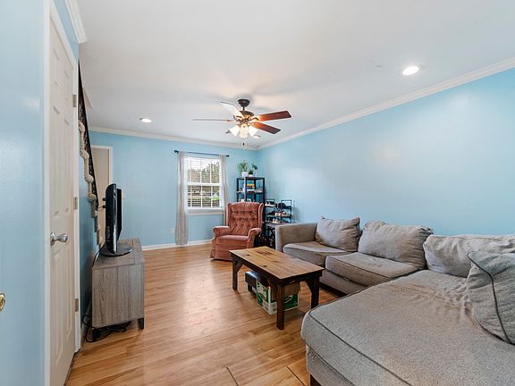 4th image of 21 Rivers Point Row APT 11B