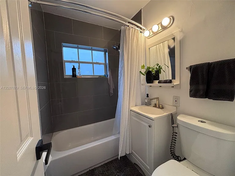 3240 SW 66th Ter — Photo 18