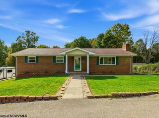 1040 Willis Dr, Morgantown, WV 26501