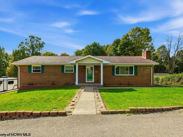 1040 Willis Dr, Morgantown, WV 26501