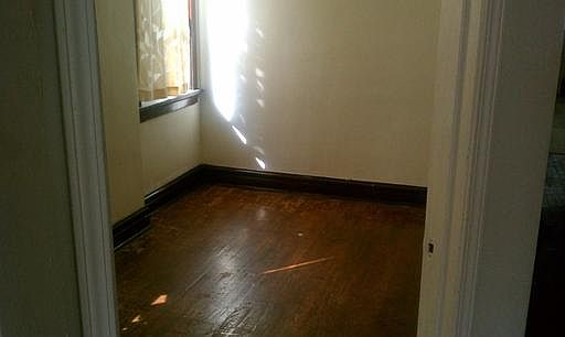 2nd image of 803-805 Eichelberger St
