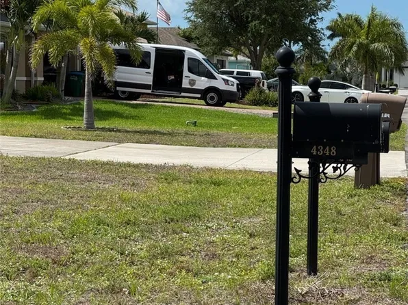 (undisclosed Address), Coral, FL 33914