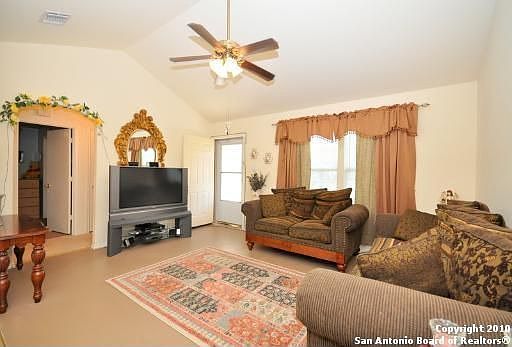 4th image of 531 Aaron Pl