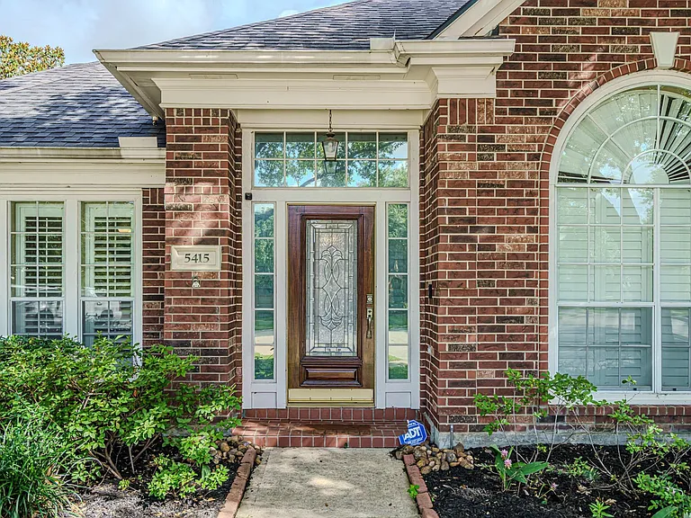 5415 Emerald Brk — Photo 36