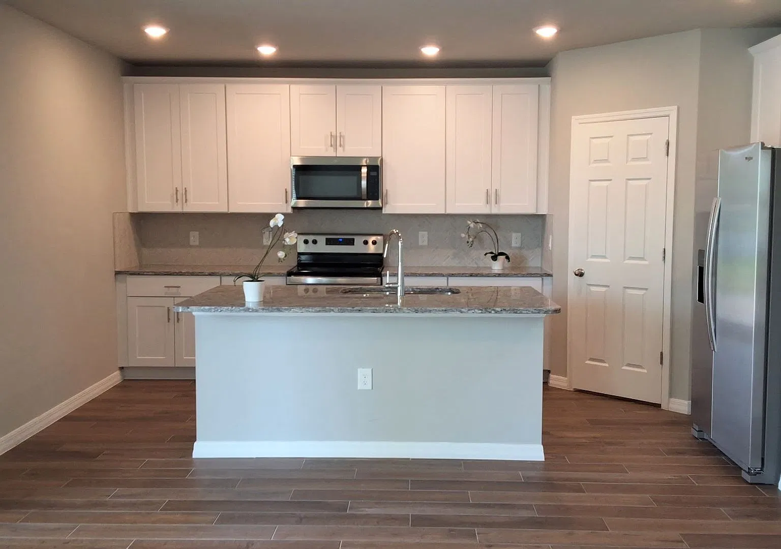 Stunning 2 floors 4/3 Water View Home x Rent is located close to Lake Nona Medical City, Theme Pa... — Photo 1