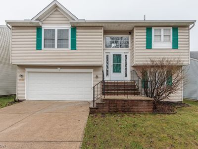 9546 Cyprus Ln, Olmsted Falls, OH, 44138