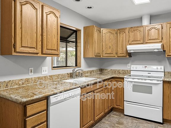 5th image of 1611 Wheeler St S #1