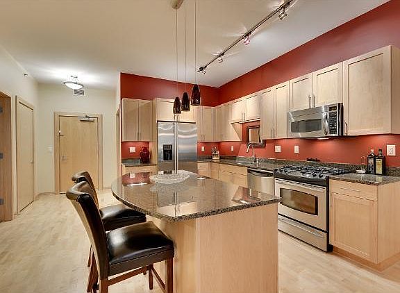 4th image of 401 N 2nd St #205