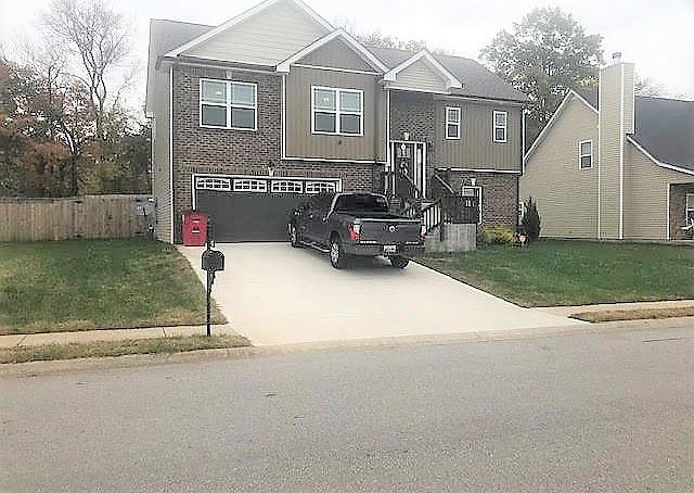 1st image of 939 Cherry Blossom Ln