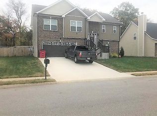 939 Cherry Blossom Ln, Clarksville, TN 37040