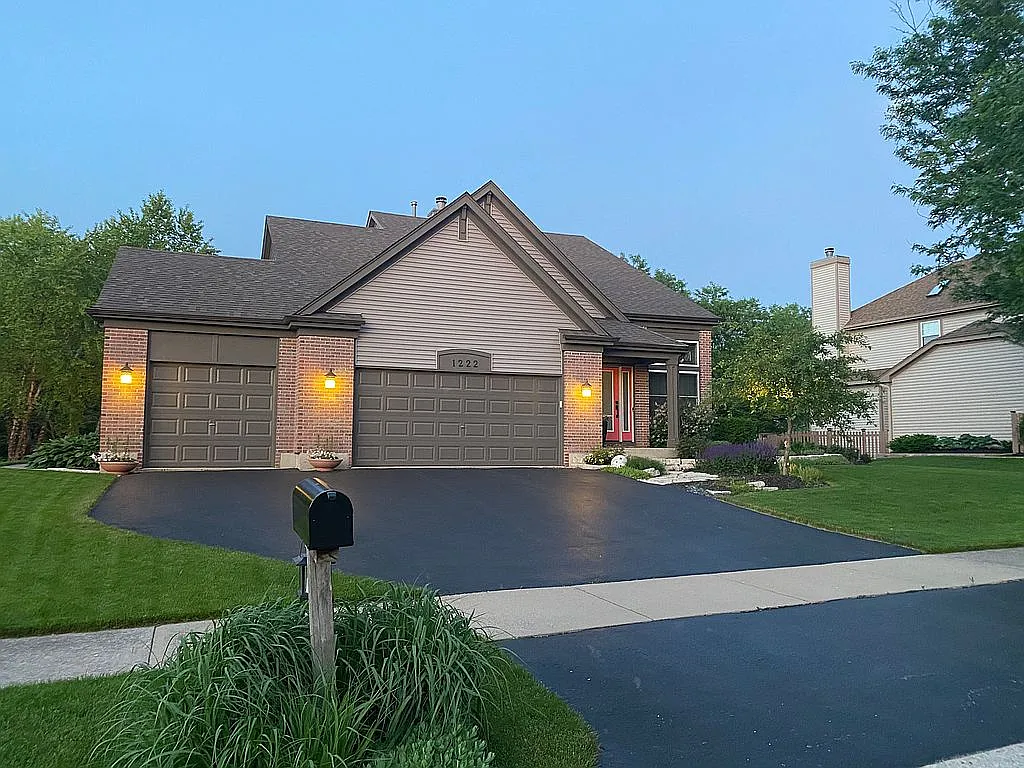 1222 Baldwin Ln photo 1