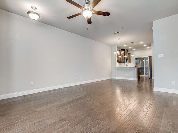 4th image of 316 Tottenham Ct