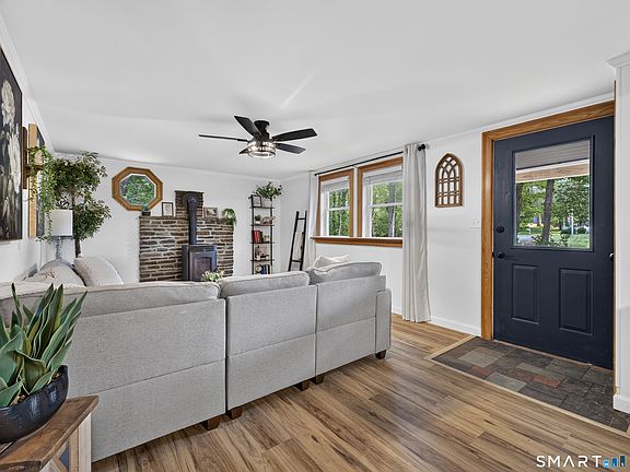 3rd image of 146 Witch Meadow Road