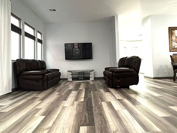 3rd image of 9165 Worsley Park Pl