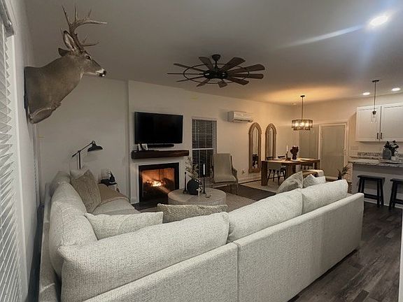 5th image of 319 Davis Ln