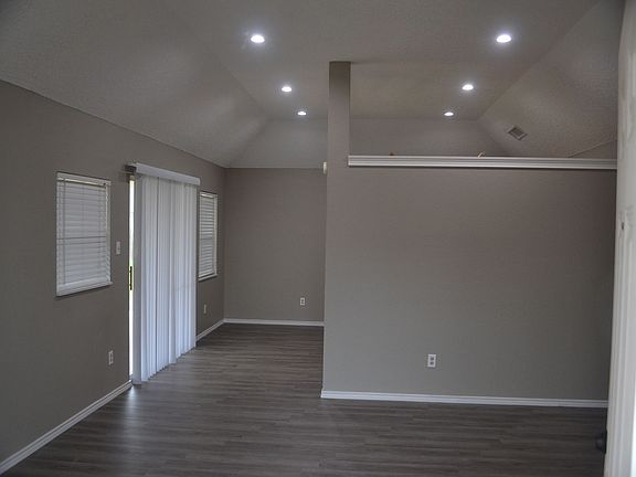 4th image of 2302 Purser Dr