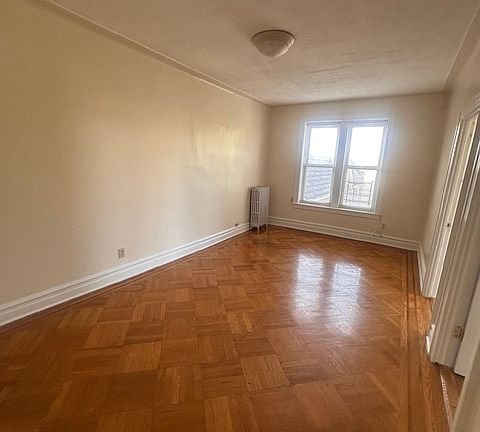 3rd image of 146 Bay 13th St APT I