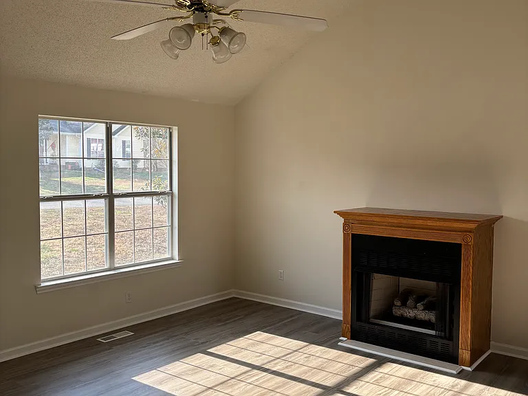 6703 White Tail Dr — Photo 2