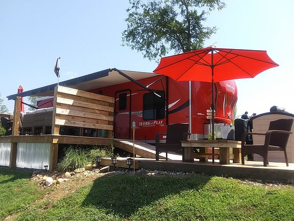 3rd image of 122 Boat Dock Dr