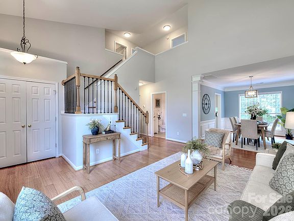 5th image of 11206 Longhedge Ln