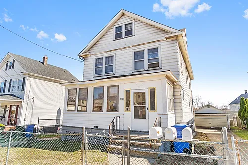 196 Strawberry Hill Ave Photo 1