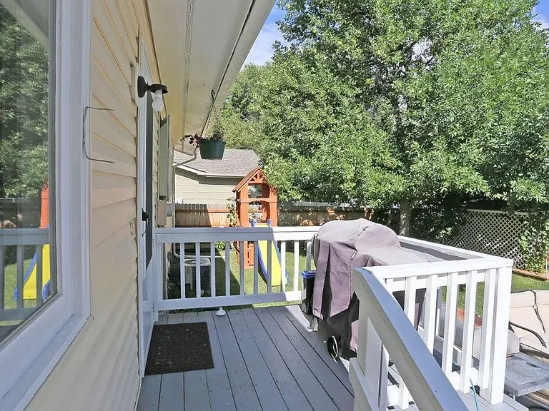 2911 Vermillion Dr — Photo 15