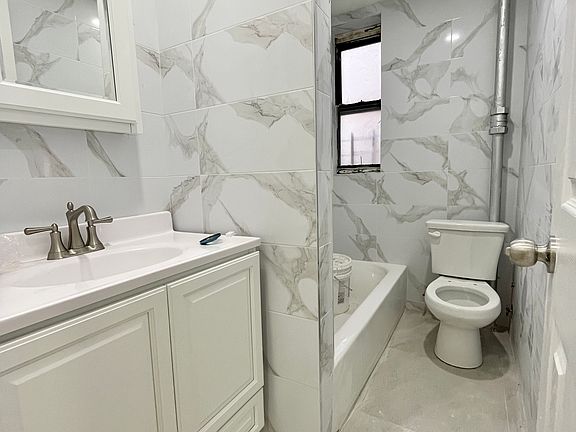 4th image of 401 E 21st St #D3